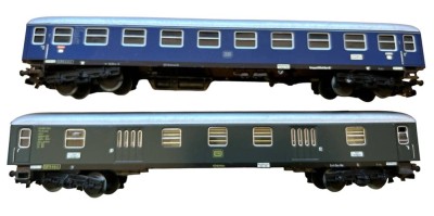 Auktion 349<br>2x Märklin HO Wagen, 1x D-Zug, 1x Paketwagen, in OVP, Nr. 4027 und 4044 [1]