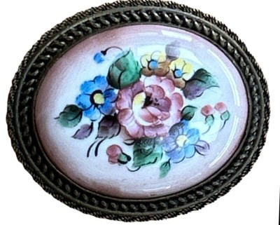 Auktion 350<br>Brosche mit Porzellanplatte, Blumenbemalung, 4x3 cm [1]