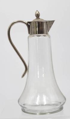 Auktion 350<br>kl. Karaffe mit Metallmontur, um 1920, H-17,5cm [1]