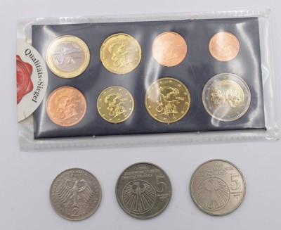 Auktion 350<br>Euro Kursmünzen Finnland 2003, 2x 5 DM 1985 und 2 DM 1991 [1]