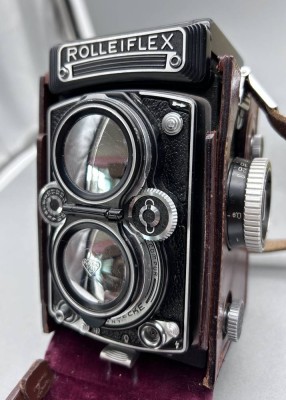 Auktion 350<br>ROLLEIFLEX 3,5 mit Schneider-Kreuznach Xenar 1:3,5/75 Objektiv,in orig. Tasche, anbei Rest-Karton ohne Deckel, sehr guter Zustand, anbei Schweizer Verzollungspapiere [1]