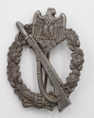 Auktion 350<br>Infanterie-Sturmabzeichen, verso Hersteller [1]