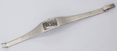 Auktion 350<br>Damen-Armbanduhr, Anker, 835er Silber, Handaufzug, Werk läuft, leichte Tragespuren, zus. 31,1gr., [1]