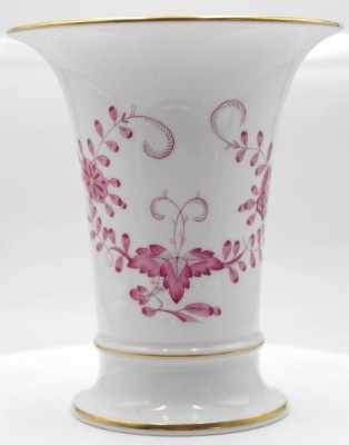 Auktion 355<br>Kratervase, Meissen, Schwertermarke, 1. Wahl, indisch Purpur, H-16cm [1]