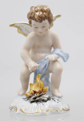 Auktion 353<br>Figur, Putto am Lagerfeuer, Dresden, polychr. Bemalung, H-14cm [1]