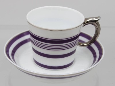 Auktion 353<br>Tasse mitU.T., Bernadaud für Nespresso, ca. H-5,8cm [1]