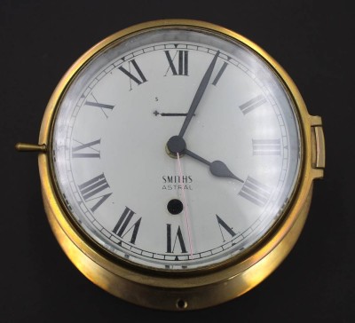 Auktion 351<br>Glasenuhr, Smiths Astral, Messinggehäuse, Werk läuft, Sekunde tickt nur bei geöffnetem Deckel ?, D-20cm T-9,5cm [1]