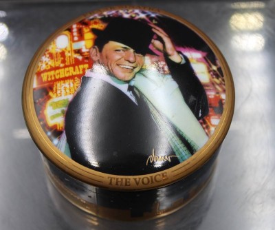 Auktion 351<br>Zierdose mit Spieluhr, Witchcraft, Franklin Mint, limitiert, The Voice Frank Sinatra, H-5cm D-8,5cm [1]