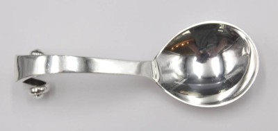 Auktion 351<br>gebogener Löffel ?, Dänemark 1930, Silber, 23,6gr,, L-10cm [1]