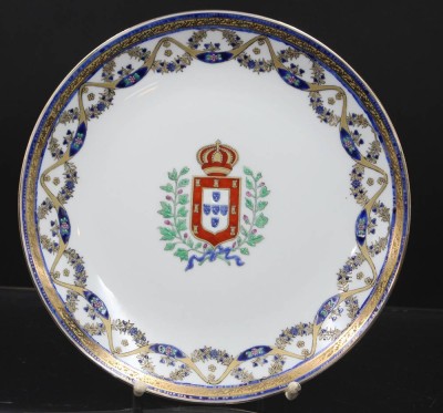 Auktion 351<br>Wappenteller, Portugal, Emaillemalerei, ungemarkt, D-26cm [1]