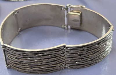 Auktion 351<br>massives Silber-800- Armband, 43 gr., ca. 19 cm, B-2 cm [1]