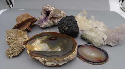 Auktion 351<br>8x gr. Mineralien etc, ,Achatscheibe poliert, Amethyst -und Rosenautz Stufe etc., ca. 10x6 cm bis 18x14 cm [1]