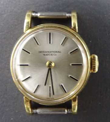 Auktion 352<br>IWC-Damen-Armbanduhr, 585er GG, Handaufzug, Werk läuft, ohne Band, zus. 9,9gr., D-2cm [1]