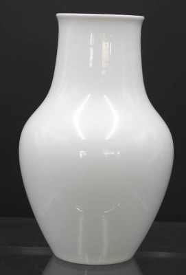 Auktion 352<br>Vase, KPM Berlin, Weißporzellan, H-17cm [1]