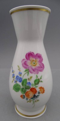 Auktion 352<br>kl. Meissen Vase, Feldblumen, 2.Wahl, 15 cm [1]