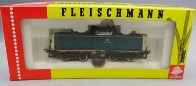 Auktion 352<br>Fleischmann 4231 H0 Diesellokomotive BR 212 381-8 blau/beige der DB  in OVP [1]