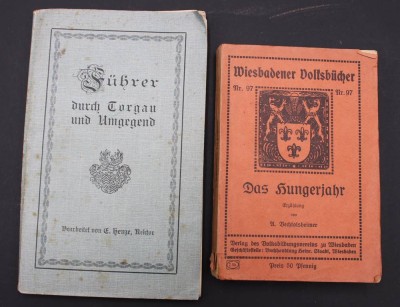 Auktion 352<br>Führer durch Torgau und Umgegend und Wiebadener Volksbücher-Das Hungerjahr, um 1920, Alters.-u. Gebrauchsspuren [1]