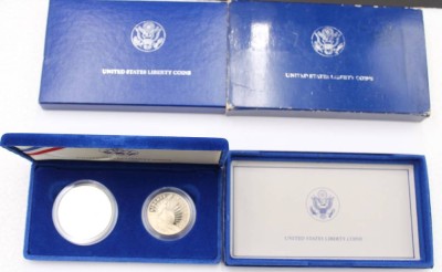 Auktion 352<br>ein Set Liberty-Coins 1886-1986 ,  1 und 1/2  Dollar , Silber in OVP [1]