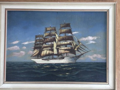 Auktion 352<br>unleserl. in rot signiert, Segelschiff, Öl/Platte, gerahmt, RG 34x45 cm [1]