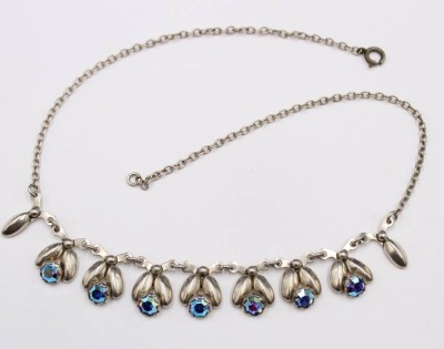 Auktion 353<br>Collier, Hermann Siersbol Danmark, Sterling, buntschimmernde Steine, ca. 12,4gr., L-40cm [1]