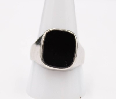 Auktion 353<br>Herren-Ring, 935er Silber mit Onyx, 5,5gr., RG 65 [1]