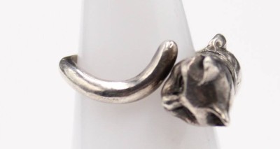 Auktion 353<br>925er Silber-Ring, Kätchen, 3,9gr., RG 50 [1]