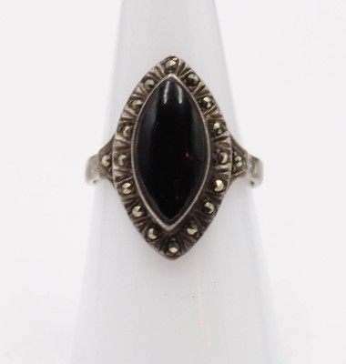 Auktion 353<br>Silber-Ring, älter, Onyx u. Markasiten, 4,2gr., RG 56 [1]