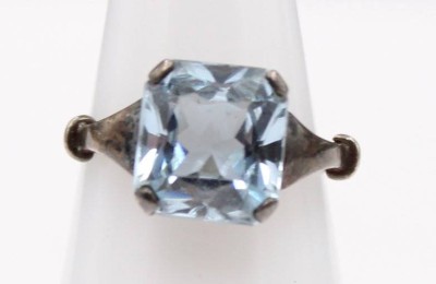 Auktion 353<br>800er Silber-Ring, hellblauer Stein, älter, 2gr., RG 48 [1]