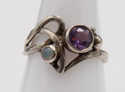 Auktion 353<br>925er Silber-Ring, Mondstein u. Amethyst, 2,5gr., RG 57 [1]