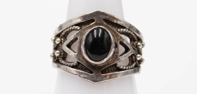 Auktion 353<br>Ring mit Onyx, Sterling, Durchbrucharbeit, 7,1gr., RG 57 [1]