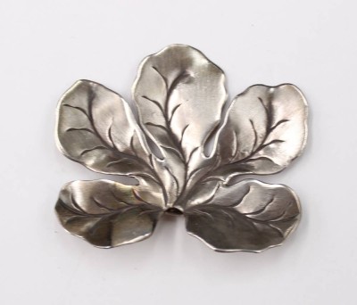 Auktion 353<br>Anhänger in floraler Form, Silber gepr., 15,2gr., ca. 6 x 5cm [1]