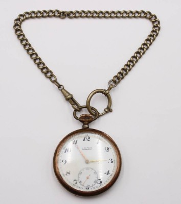 Auktion 353<br>Herrentaschenuhr an Kette um 1900, W.Glüsen Harsefeld, Kronenaufzug, Werk läuft, D-4,9cm [1]