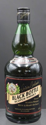 Auktion 353<br>Black Bottle Gordon Graham 5 Y.O. Scotland - Whisky , Etiketten locker, 0,7 L [1]