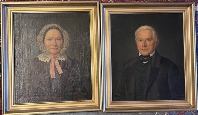 Auktion 353<br>anonym, Paar Biedermeier-Portraits, Öl/Leinen, doubliert, gerahmt, RG je  52x44 cm [1]