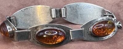 Auktion 353<br>Silberarmband-835- mit Bernsteinen, L-ca. 18,5 cm, 20,2 gr. [1]