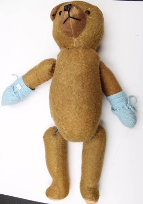 Auktion 353<br>alter Teddy, Holzwolle gefüllt, stark bespielte Erhaltung, ca. H-52cm [1]