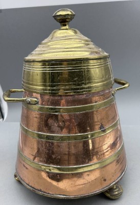 Auktion 353<br>grosser Doofpot, Friesland um 1840, Altersspuren, kl.. Dellen etc., Kupfer/Messing, H-30 cm, D-ca. 25 cm [1]