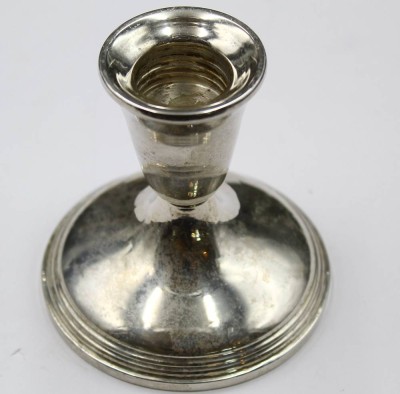 Auktion 354<br>Leuchter, Sterling, gefüllter Stand. ca. 154gr., H-7,5cm [1]