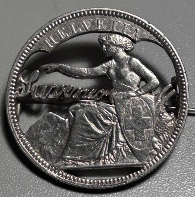 Auktion 354<br>Münzbrosche, Schweiz ausgesägt, wohl 5 Franken 1874, Silber, D-3,5 gr. 19,3 gr. [1]