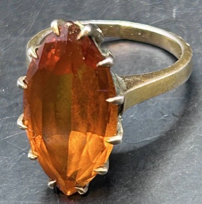 Auktion 354<br>Silberring vergoldet mit  orangenen Stein, RG 50, 5,6 gr. [1]