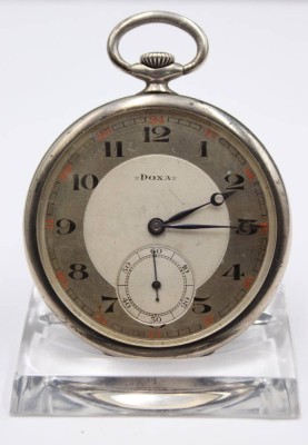 Auktion 354<br>flache Taschenuhr, Doxa, 20/30er Jahre, 900er Silbergehäuse, Werk läuft kurz an (wohl überzogen), D-4,7cm [1]