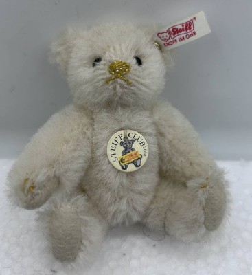 Auktion 354<br>kl. Club-Teddy Steiff 2008, H-10 cm, komplett [1]