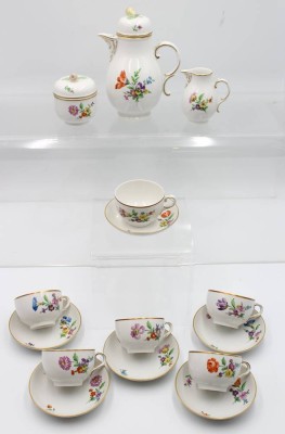 Auktion 354<br>Mokkaservice für 6 Personen, Höchst, florale Bemalung, Kanne H-17,5cm Tasse H-4,8cm [1]