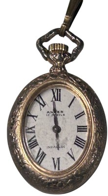 Auktion 354<br>mechan ovale Damen Umhängeuhr 