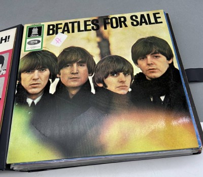 Auktion 354<br>Album mit 14 frühen Beatles Alben, gut erhalten, tw. Doppel Lps [1]