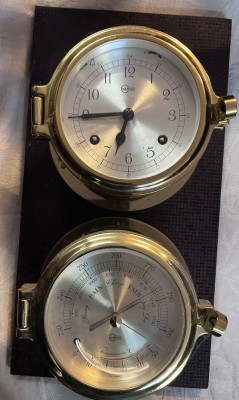 Auktion 354<br>maritime Glasenuhr mit Barometer 