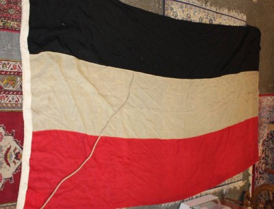 Auktion 354<br>Reichsflagge, älter, div. altersbedingte Schäden, ca. 145 x 245cm [1]