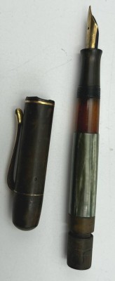 Auktion 355<br>alter Pelikan-Füller mit Goldfeder, 14 Karat, irgendwie defekt?, lässt sich nicht mehr aufziehen, L-12 cm [1]