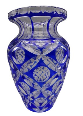 Auktion 355<br>gr. Kristallvase mit Schliff, blau überfangen, H- 24 cm [1]