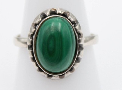 Auktion 355<br>925er Silber-Ring mit Malachit-Cabochon, 4,9gr., RG 61/62 [1]